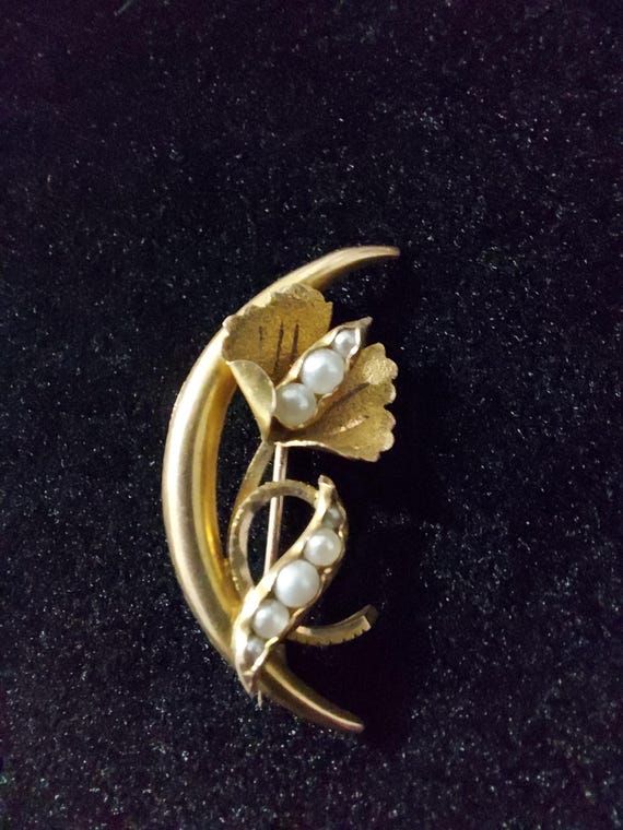 10k Gold Crescent Moon / Honeymoon Brooch / Antique Seed  Antique Seed Pearl 10K Gold Edwardian / Victorian Crescent Moon Pin main image 0