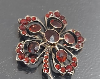 Victorian Bohemian Garnet Brooch