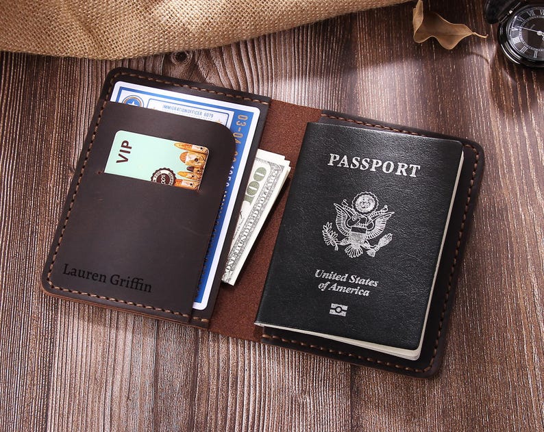 Cartera de cuero personalizada para pasaporte, billetera de viaje de cuero hecha a mano, estuche para pasaporte, porta pasaporte de cuero, billetera para documentos, regalo de graduación imagen 1
