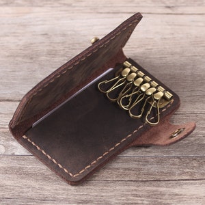 Personalized Leather key case, leather key holder, handmade leather key wallet, key chain Convenient key holder Leather key pouch keychain image 2