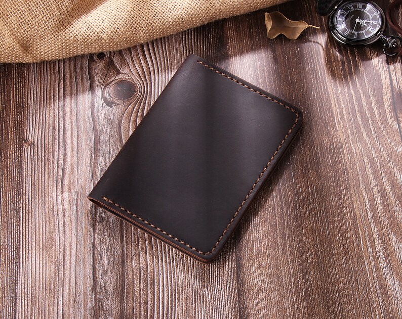 Cartera de cuero personalizada para pasaporte, billetera de viaje de cuero hecha a mano, estuche para pasaporte, porta pasaporte de cuero, billetera para documentos, regalo de graduación imagen 4