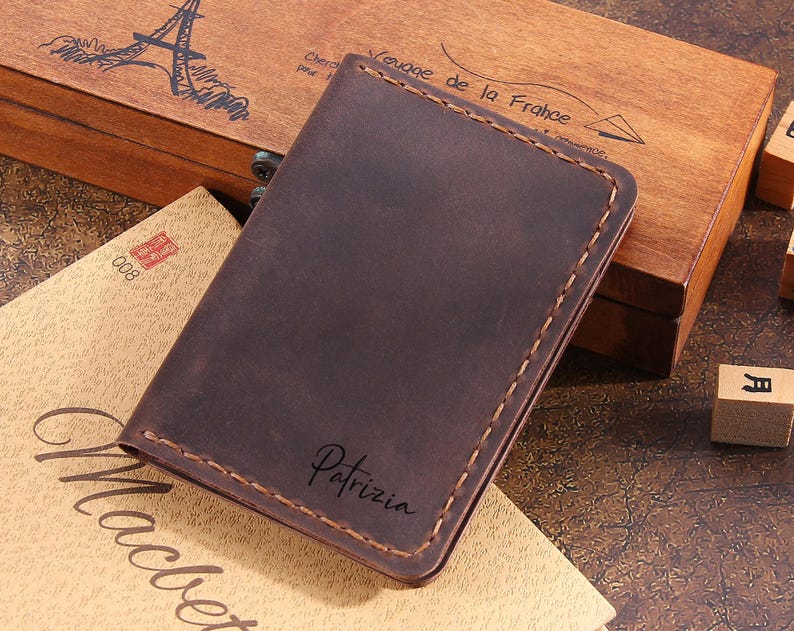 Cartera de cuero hecha a mano para hombre - Cartera de cuero minimalista personalizada para tarjetas de crédito - Cartera de cuero con bolsillo frontal - El mejor regalo para él/ella imagen 1