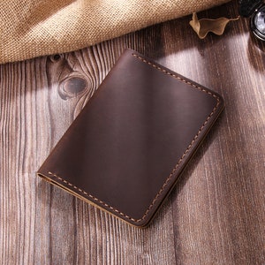 Cartera de cuero personalizada para pasaporte, billetera de viaje de cuero hecha a mano, estuche para pasaporte, porta pasaporte de cuero, billetera para documentos, regalo de graduación imagen 9