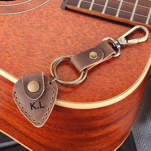 Étui en cuir personnalisé pour médiators fait main en cuir véritable, fait main, support pour médiator pour guitare, cadeaux uniques pour le guitariste