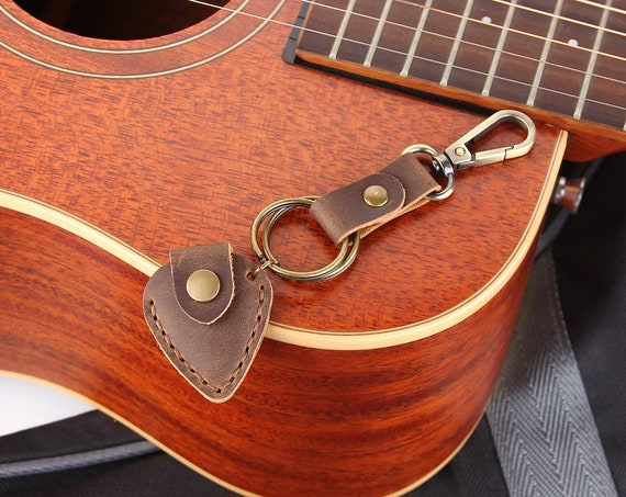 Porte-médiator de guitare fait à la main, étui de médiator de guitare,  porte-clés en cuir véritable avec porte-médiator de guitare cadeaux uniques  pour le guitariste de joueur de guitare -  France