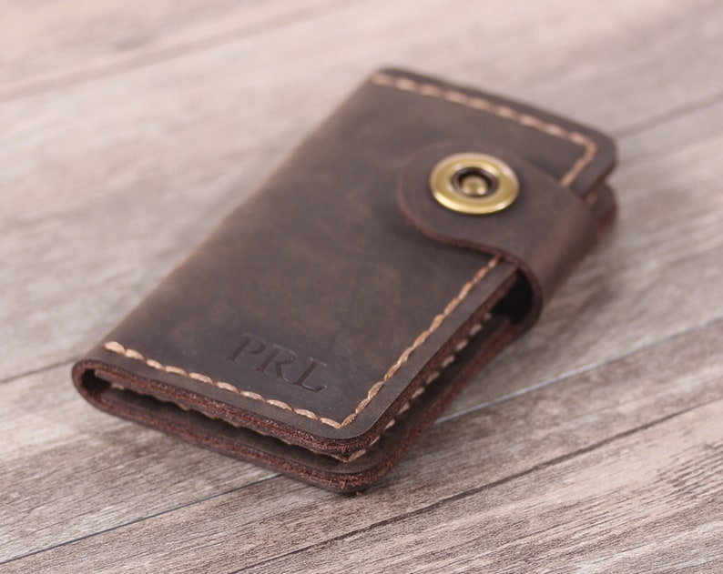 Personalized Leather key case, leather key holder, handmade leather key wallet, key chain Convenient key holder Leather key pouch keychain image 4