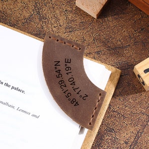 Set of 2 Leather Bookmark, Custom Leather Corner Page Marker, Personalized Rustic Leather Bookmark for books, Leather Memo Stationery Gift