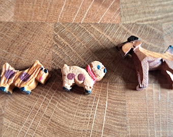 chiens miniatures en bois vintage