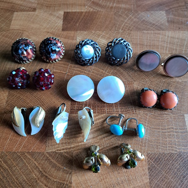 Assorted lot vintage clip earrings