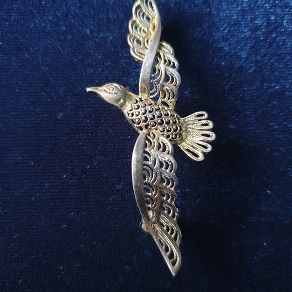 Silver seagull bird brooch