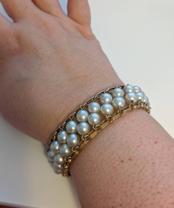 Sweet Vintage Sarah Coventry Faux Pearl and Gold … - image 3