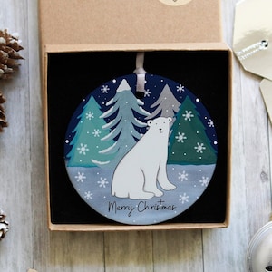 Eisbär Weihnachtswunderland Ornament, personalisierte Keramik Baumschmuck, Eisbär Geschenk, Weihnachtsgeschenk