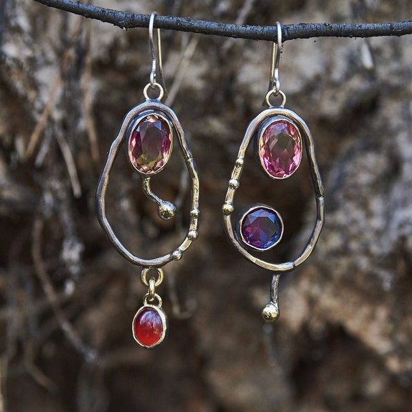 Boucles d’oreilles en bronze faites à la main avec pierres précieuses - cristal et acrylique, crochets en argent sterling, boucles d’oreilles asymétriques dépareillées, bijoux uniques