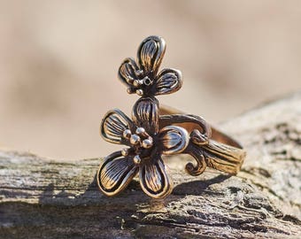 Anillo floral Art Nouveau / Delicada pieza de bronce de Raganu Rotas