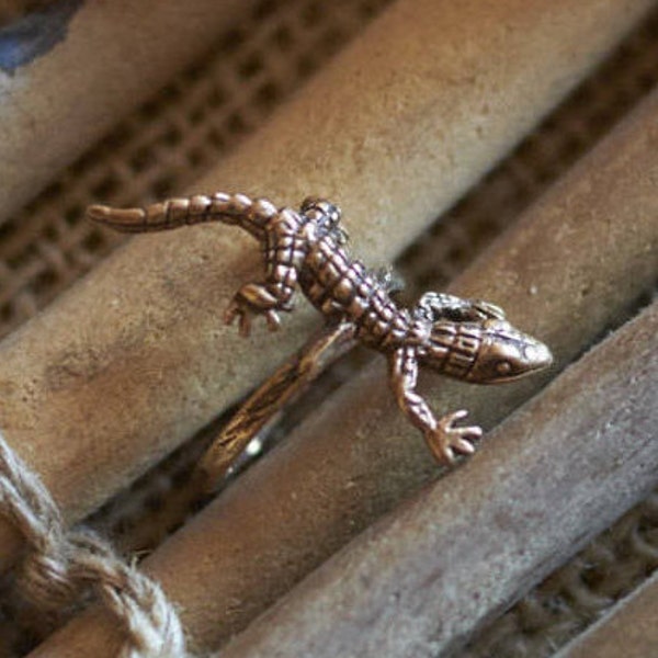 Cute Lizard Ring for Women, Gold Bronze Women's Ring, Animal Ring, Sterling Silver Ring for Women, Gecko Ring, Nature Jewelry Bronze Jewelry