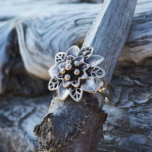 Anillo floral para mujer, joyería de flores de bronce dorado, anillo bohemio con naturaleza, regalo hippie