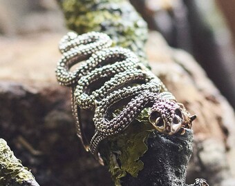 Anillo de serpiente enroscada / Joyería llamativa de plata esterlina o bronce / Accesorio gótico inspirado en la naturaleza