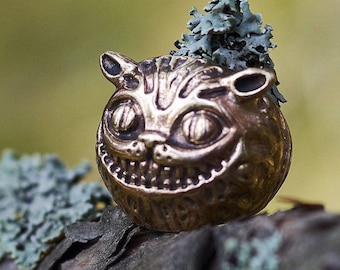 Whimsical Cheshire Cat Ring | Wonderland Inspired Jewelry for Cat Lovers |  Handcrafted by Raganu Rotas