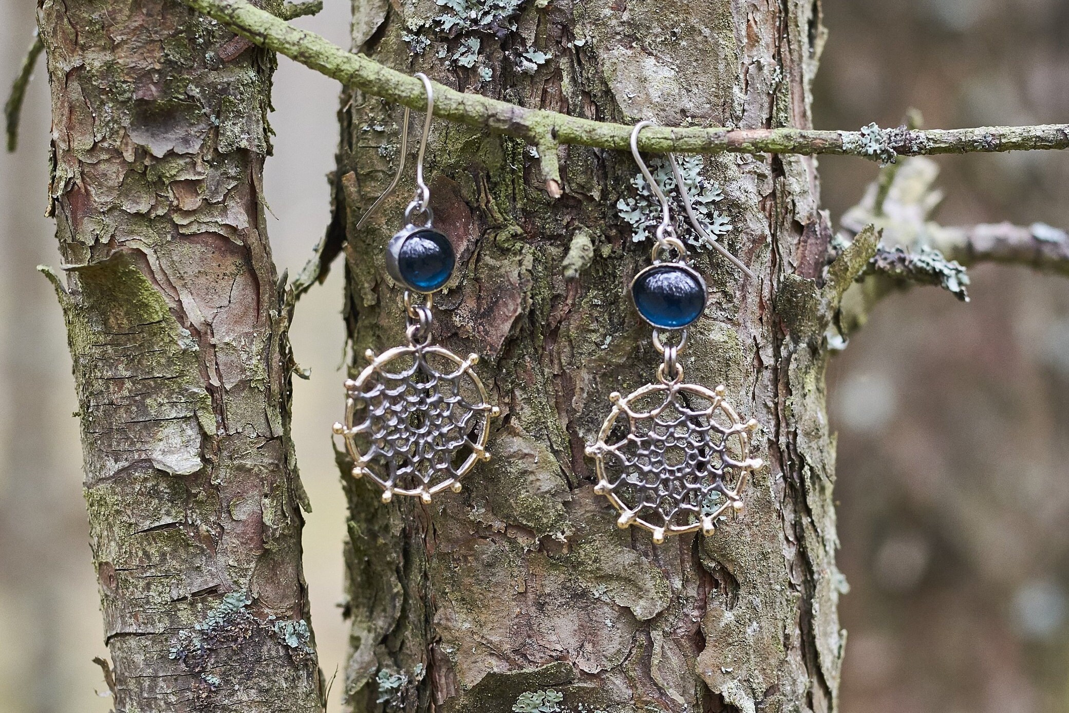 ドリームキャッチャーイヤリング ブルークリスタル | 魔女ジュエリー