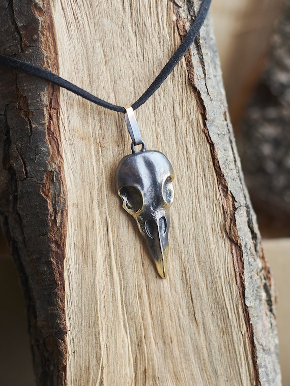 Raven skull necklace deals