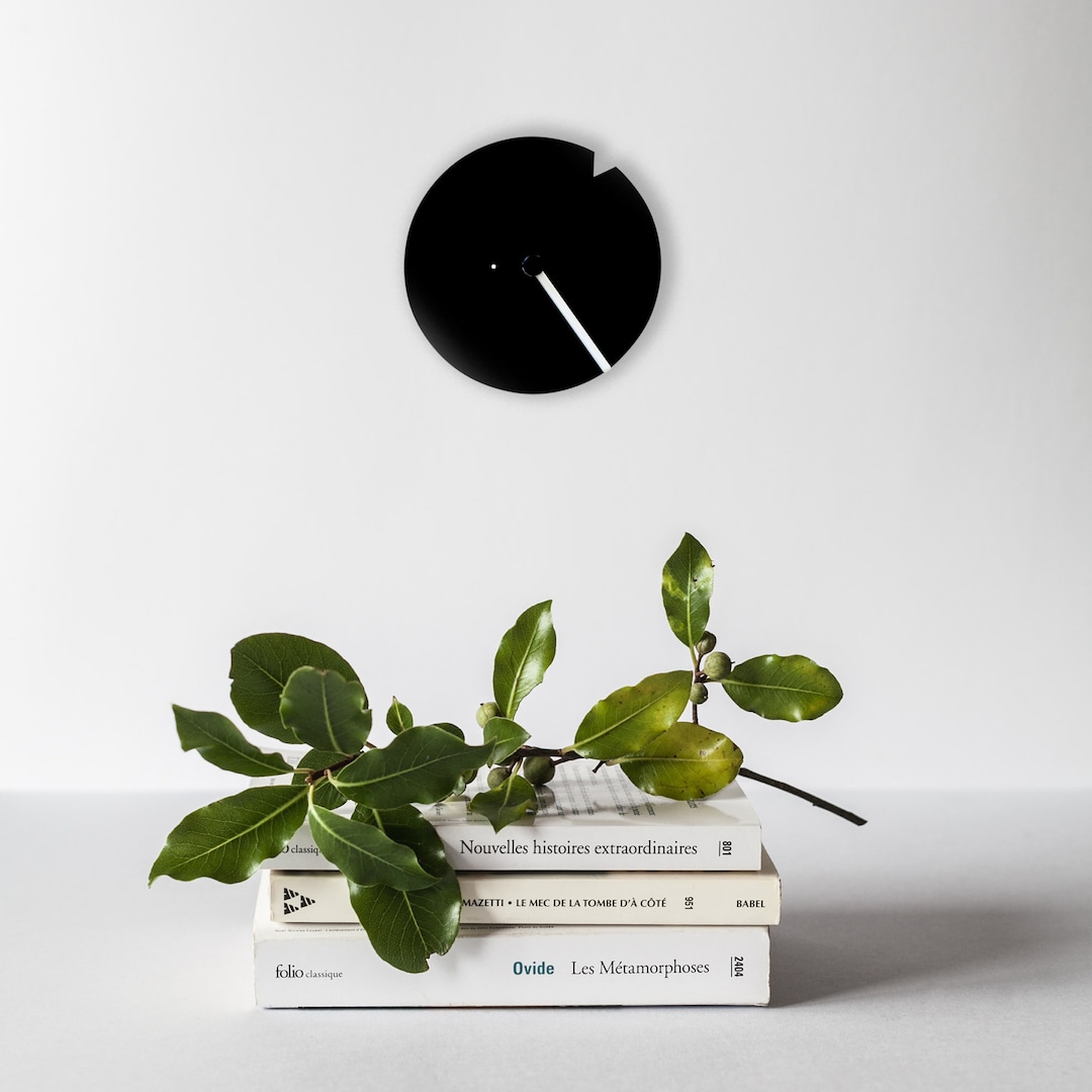 Minimalist Rotating Dial Wall Clock – Bauhaus Black Modern Clock - Etsy