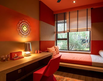 Reloj de pared de terracota 'Chevron Naples': Decoración de madera grande pintada a mano