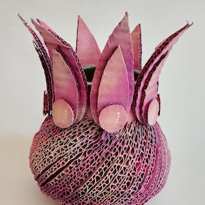 Porte-stylo et jardinière cylindrique en carton ondulé recyclé/ oeuvre d'art pour bureau à domicile/cylindre/cylindre/cadeau pour une mère/cadeau écologique/recyclage