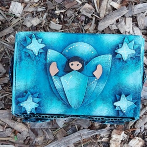 Caja de regalo decorada. Estilo y color personalizados.