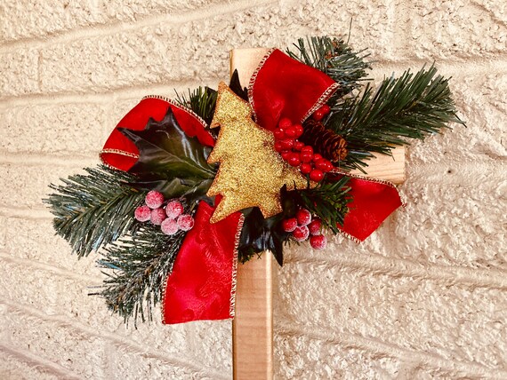 Cemetery , Christmas memorials, wood Cross , flowers for grave, grave decoration, memorial cross