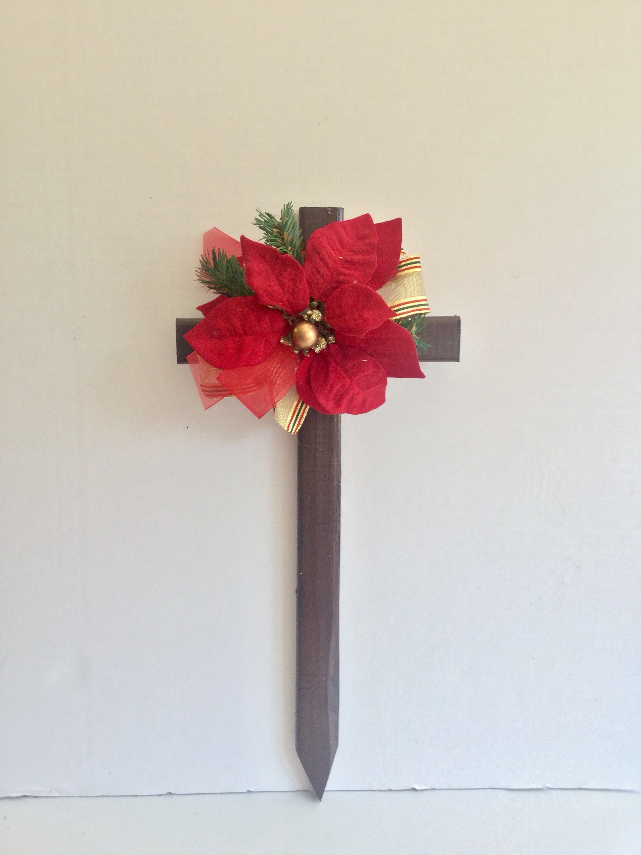 Cemetery Flowers Holiday Grave Decoration Memorial Cross Cemetery Flowers Holiday Grave Decoration Memorial Cross Fl Marker
