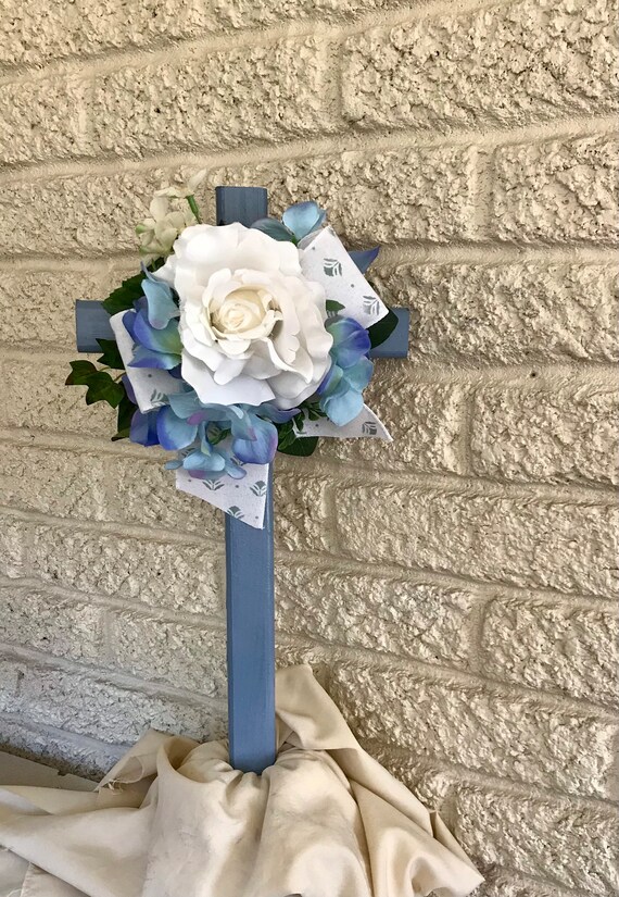 Cemetery cross, grave decoration, memorial flowers, grave marker, summer headstone flowers
