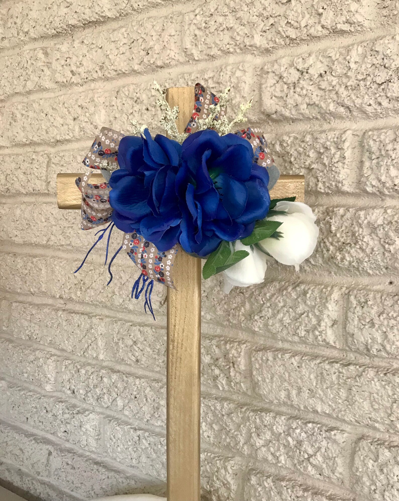 White roses cemetery cross flowers for grave grave Etsy