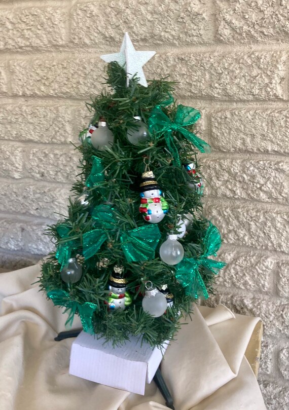 Holiday Cemetery, Christmas tree for grave, Christmas cemetery decorations, holiday memorial