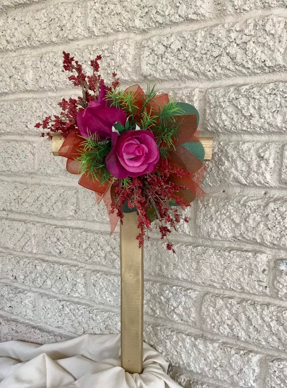 Cemetery cross, grave decoration, memorial flowers, grave marker, summer headstone flowers
