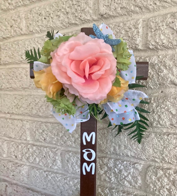 MOM Memorial cross, cemetery cross, flowers for grave, roses for cemetery