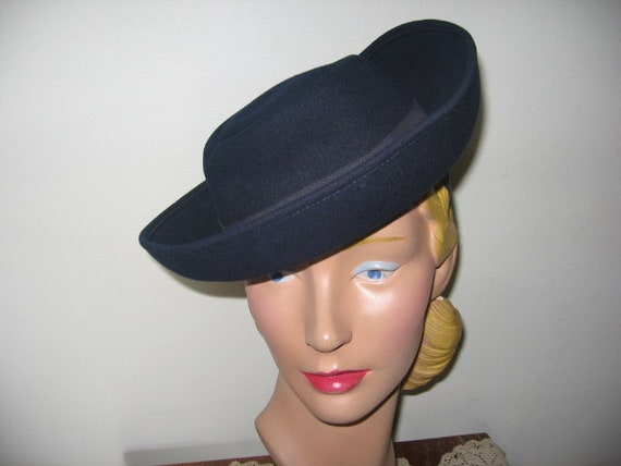 1940's Tilt Hat / Navy Blue / Breton / Berkshire
