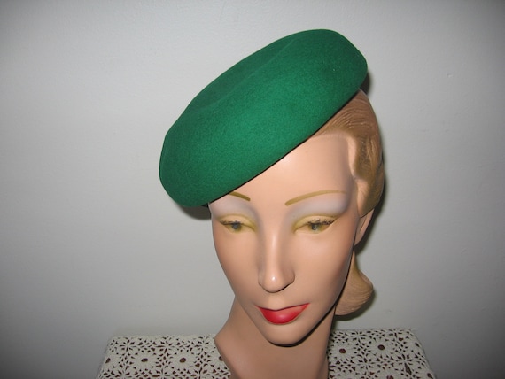 1940's Beret / Kelly Green / Pillbox / Bumper / Be