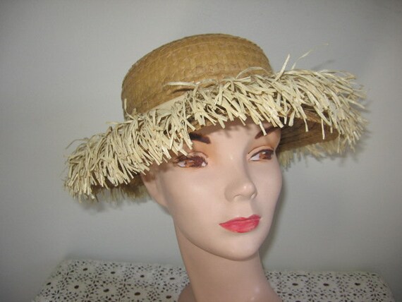 1960's Hat / Bucket / Straw / Raffia Fringe / Happ