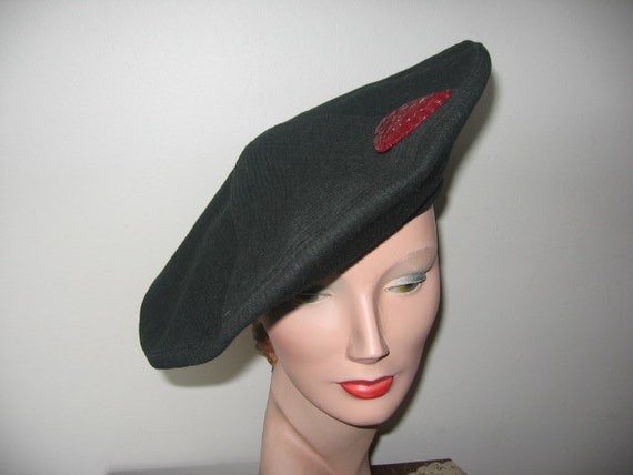 1940's Tilt Beret / Black Wool / Geometric / Red B
