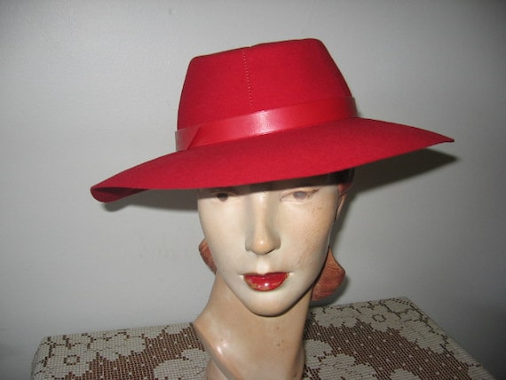 1940's Wool Felt Fedora / Lipstick Red / Betty Co-