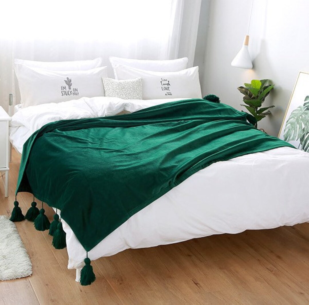 Luxury Vintage Green Throw Blanket, Bed Runner Blanket With Tassels