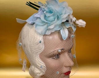 Vintage jaren 1950 60 modevak hoed met sluier / jaren '50 sluier zomer Fascinator hoed Fluwelen lint / Bloemen