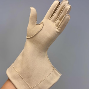 Lilly Dache 1940&#39;s Beige Cotton Gloves size 6.5 / Opera Gloves / Old Hollywood Glamour