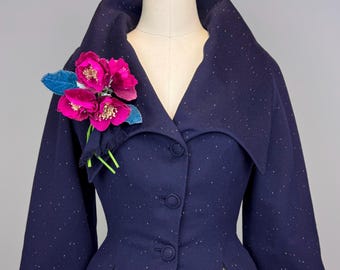 Kurtka z wełny z baskinką Lilli Ann New Look inspirowana Diorem z lat 50. / Moda jesienna lat 50.