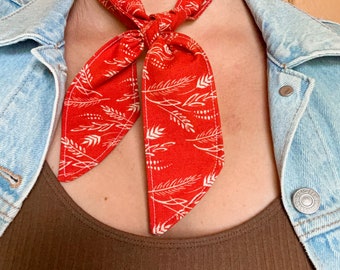 Red and White Prairie Grass Neck Scarf Tie, Bandana Tie, Retro Red Scarf Tie