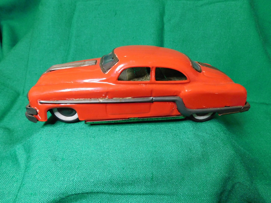 Red - Car Handcrafted Ceramic Toys (Set of 2)