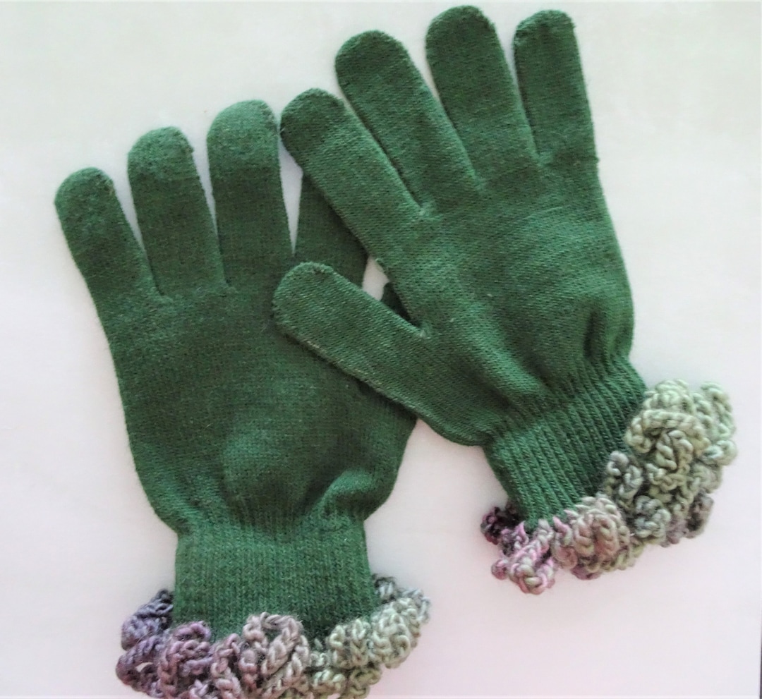 Green Knit Gloves With Ruffled Crochet Cuffs Novelty Gloves Etsy