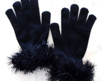 Guanti in maglia nera: polsino in pelliccia sintetica fatto a mano, elegante accessorio invernale