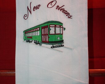 Haftowana, zabytkowa ściereczka kuchenna z motywem Street Car New Orleans