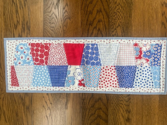 Red White and Blue Summer Table Runner, Ladybug TableRunner, Red White and Blue Lady Bug Table Runner